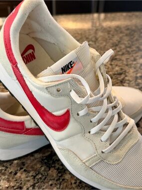 Nike White and Red Waffle Sneakers. Size 11.5